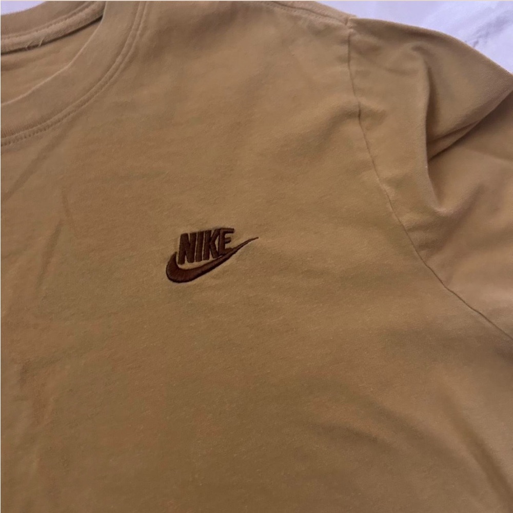 Nike Men's Brown/tan Short Sleeve Tee
